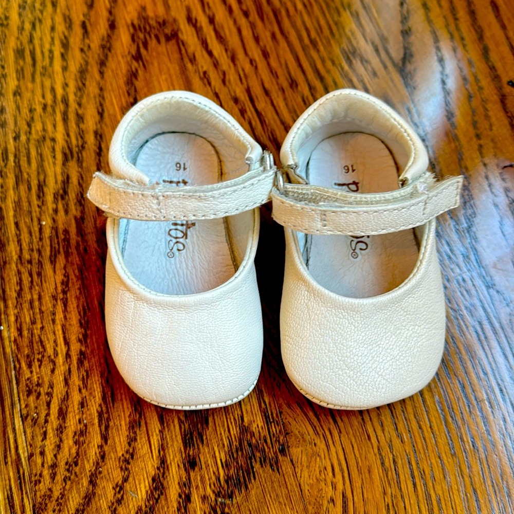 Ivory Leather Pazitos Mary Jane Newborn Shoes EU 16 US 0 or 1 🦢👑